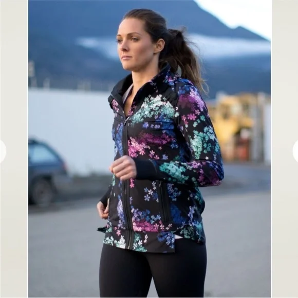 Lululemon Run Bandit Hooded Jacket Black Multicolor Floral Petal Pop 4 - Picture 2 of 12
